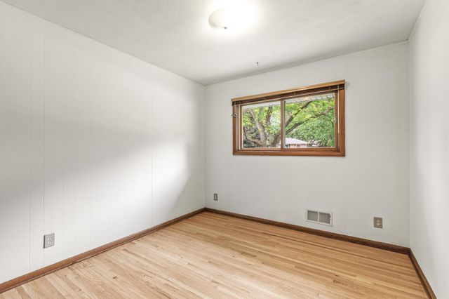 1760 Garland Lane N, Plymouth, MN 55447