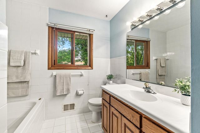 1760 Garland Lane N, Plymouth, MN 55447