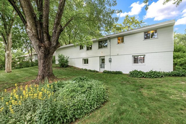1760 Garland Lane N, Plymouth, MN 55447