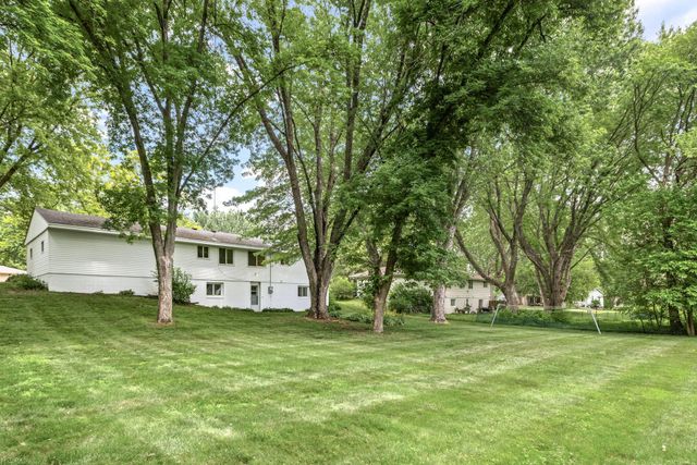 1760 Garland Lane N, Plymouth, MN 55447