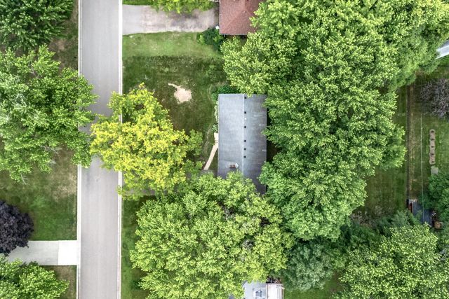 1760 Garland Lane N, Plymouth, MN 55447