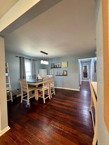 85 Childress Avenue, Rochester Hills, MI 48307