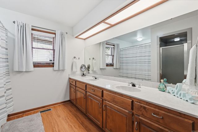 1190 Cambridge Circle, Benton, AR 72019