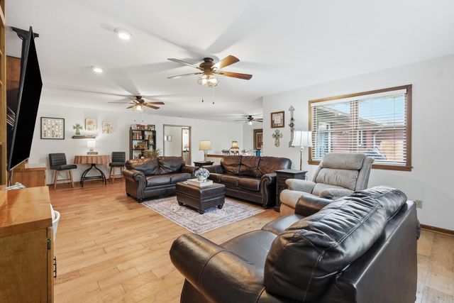 1190 Cambridge Circle, Benton, AR 72019