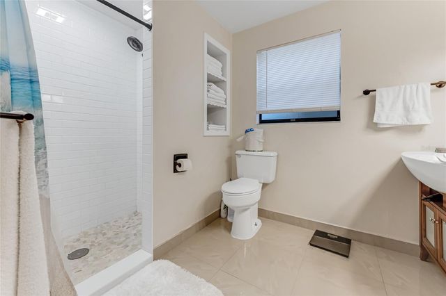800 W RIVER OAK DRIVE, Ormond Beach, FL 32174