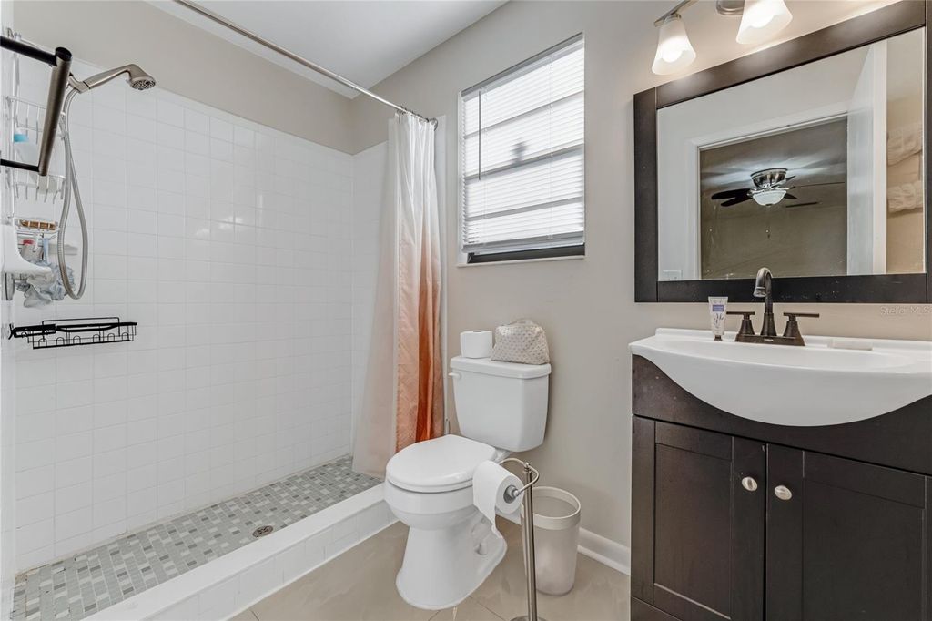 Image 24 of property listing at 800 W RIVER OAK DRIVE, Ormond Beach, FL 32174