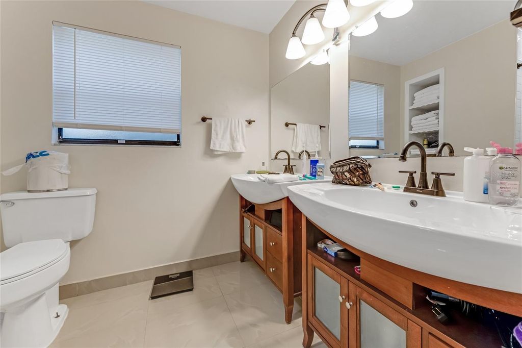 Image 29 of property listing at 800 W RIVER OAK DRIVE, Ormond Beach, FL 32174