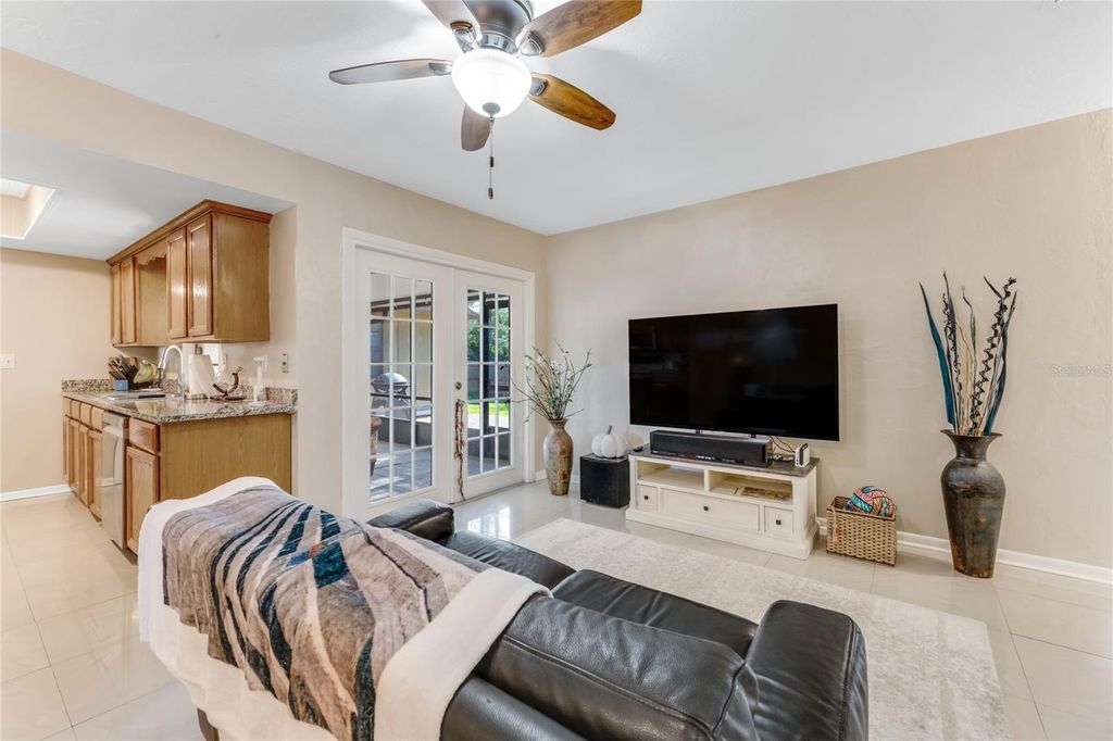 Image 10 of property listing at 800 W RIVER OAK DRIVE, Ormond Beach, FL 32174