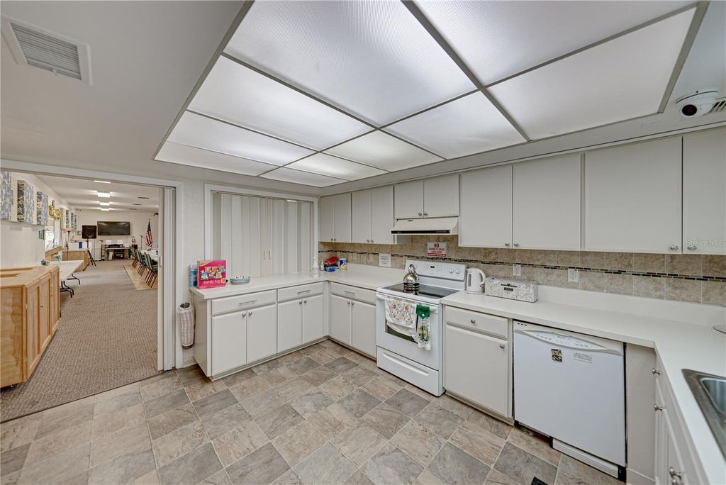 Image 34 of property listing at 6114 GRAND OAKS DRIVE SE, Winter Haven, FL 33884