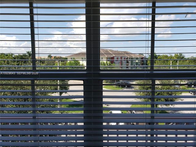 11202 NW 83rd St 211, Doral, FL 33178