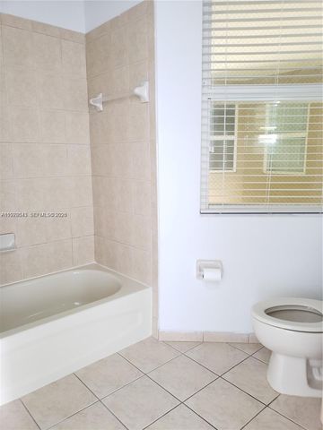 11202 NW 83rd St 211, Doral, FL 33178