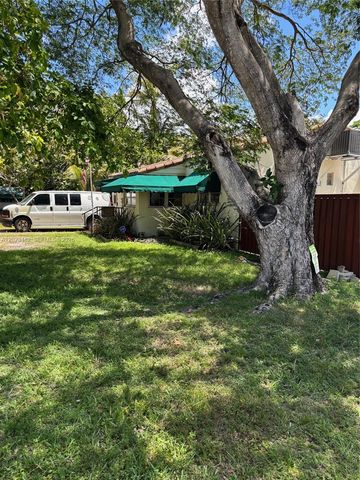 1501 N 16th Ct, Hollywood, FL 33020