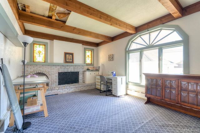 705 S 10th Street, Escanaba, MI 49829