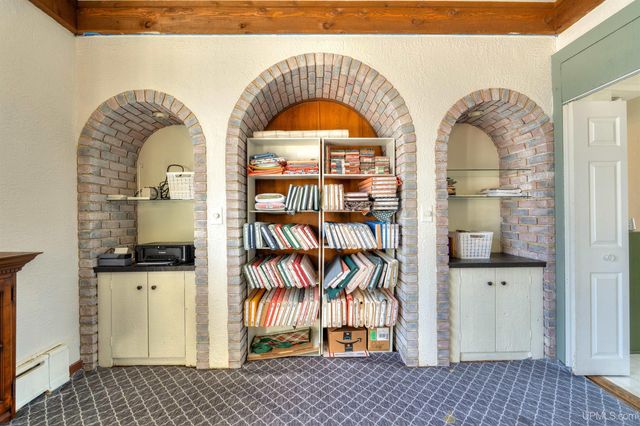 705 S 10th Street, Escanaba, MI 49829