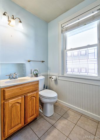 705 S 10th Street, Escanaba, MI 49829