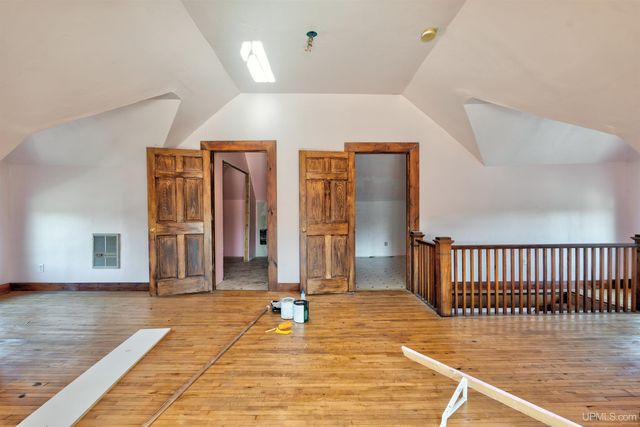 705 S 10th Street, Escanaba, MI 49829