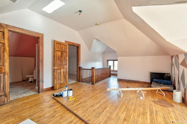 705 S 10th Street, Escanaba, MI 49829