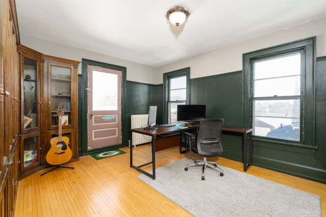 705 S 10th Street, Escanaba, MI 49829