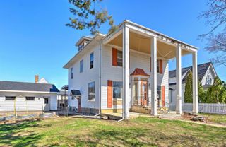 705 S 10th Street, Escanaba, MI 49829