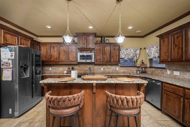 1129 NE Scissortail Dr, Lawton, OK 73507