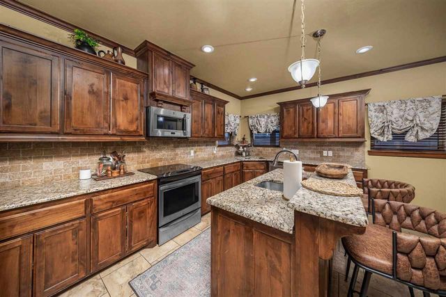 1129 NE Scissortail Dr, Lawton, OK 73507