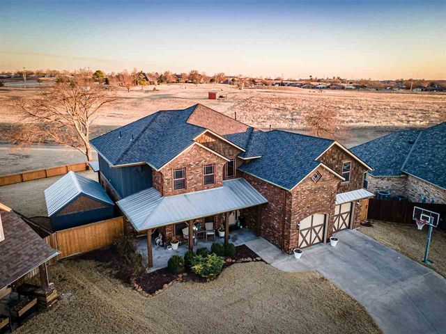 1129 NE Scissortail Dr, Lawton, OK 73507
