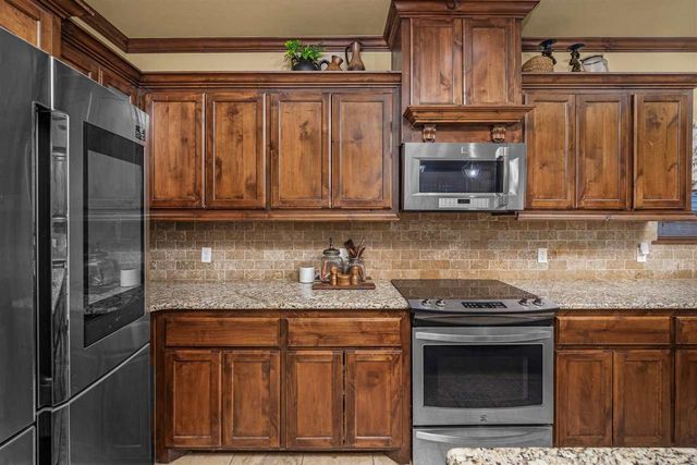 1129 NE Scissortail Dr, Lawton, OK 73507