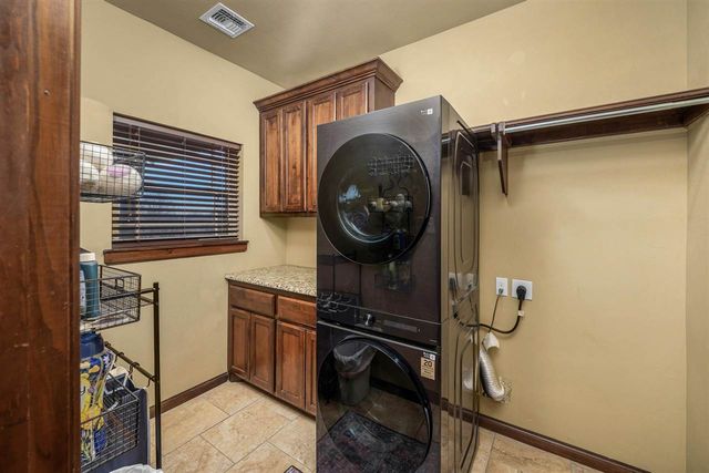 1129 NE Scissortail Dr, Lawton, OK 73507