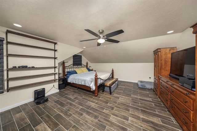 1129 NE Scissortail Dr, Lawton, OK 73507