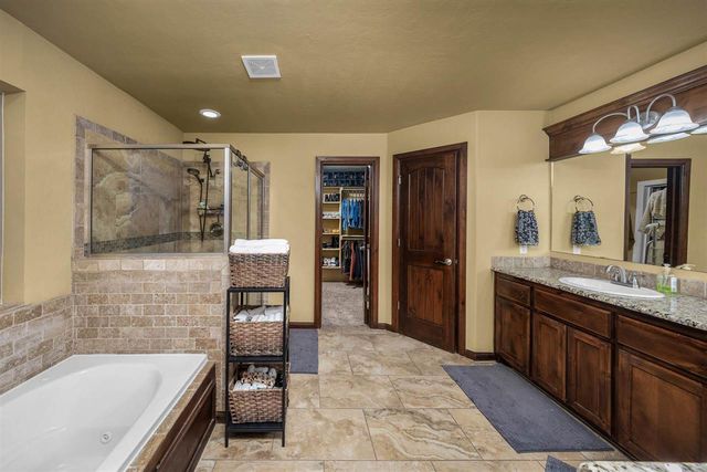 1129 NE Scissortail Dr, Lawton, OK 73507