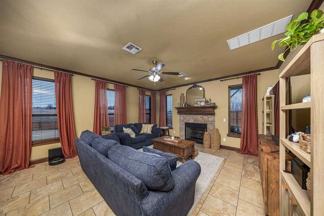 1129 NE Scissortail Dr, Lawton, OK 73507