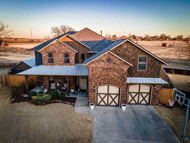 1129 NE Scissortail Dr, Lawton, OK 73507