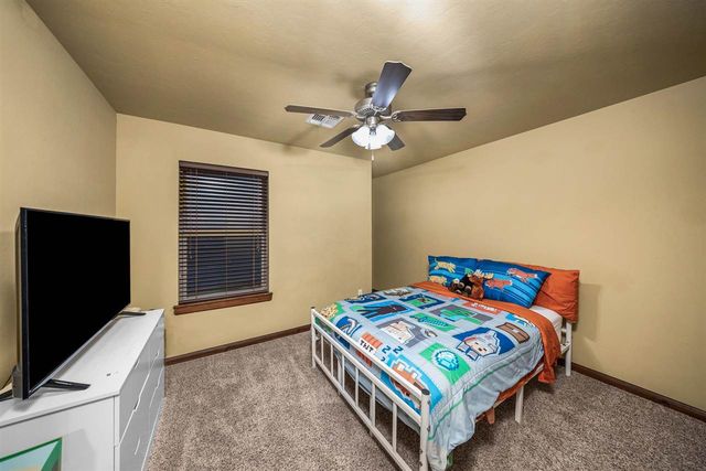 1129 NE Scissortail Dr, Lawton, OK 73507