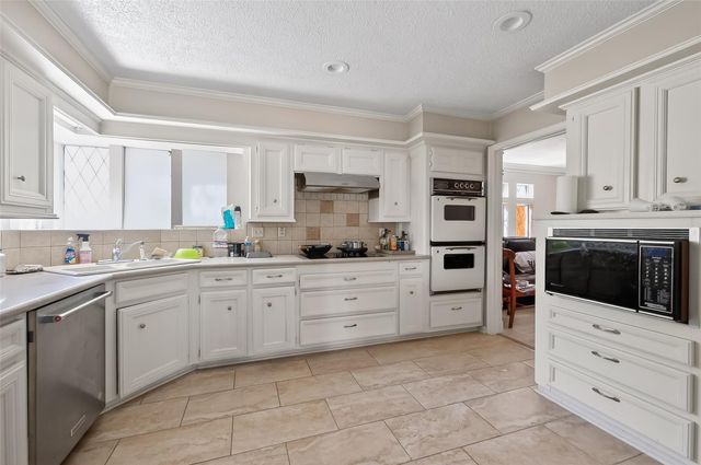 11302 Hylander Drive, Houston, TX 77070