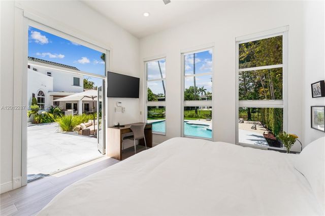 8763 SW 61st Pl, Pinecrest, FL 33156