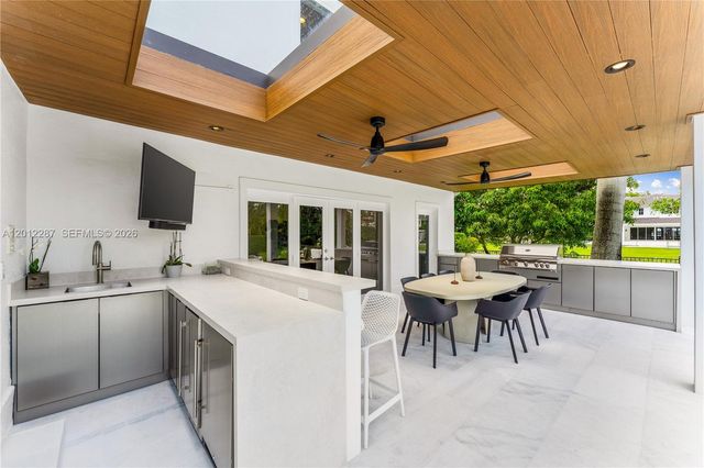 8763 SW 61st Pl, Pinecrest, FL 33156