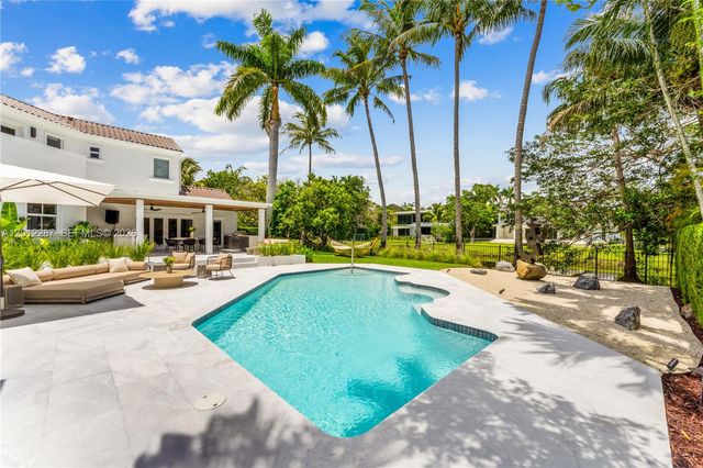 8763 SW 61st Pl, Pinecrest, FL 33156