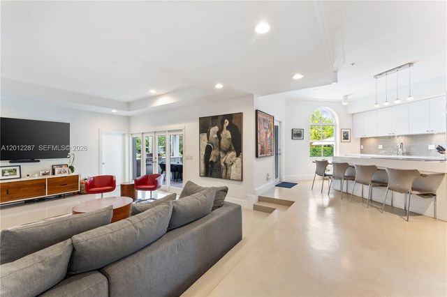 8763 SW 61st Pl, Pinecrest, FL 33156