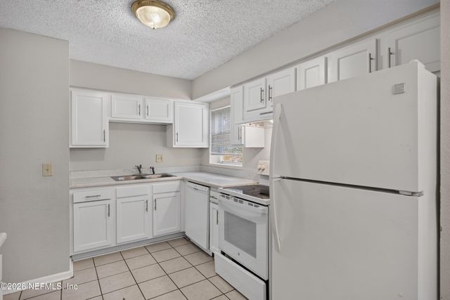 2658 TROLLIE Lane 1, Jacksonville, FL 32211
