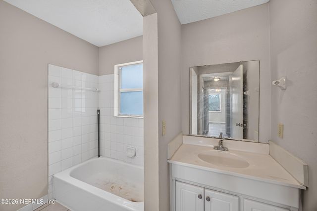 2658 TROLLIE Lane 1, Jacksonville, FL 32211