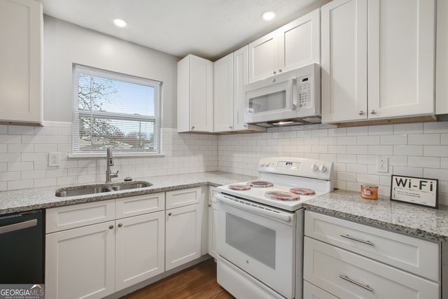 216 Scarsdale Drive, Riverdale, GA 30274