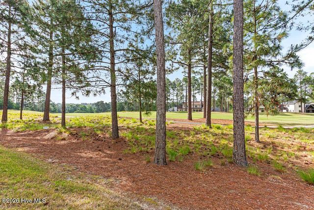 109 Essex Place, Southern Pines, NC 28387