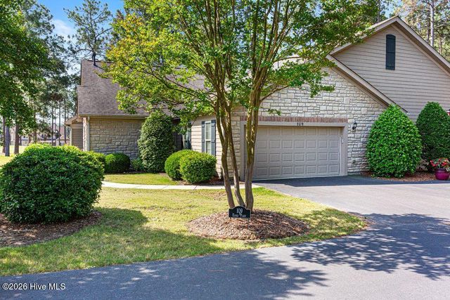 109 Essex Place, Southern Pines, NC 28387