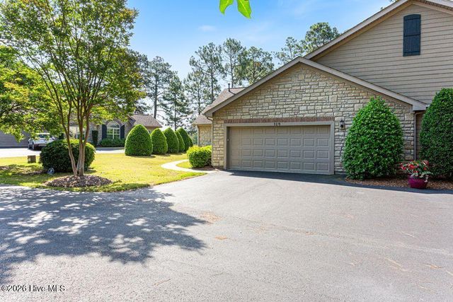 109 Essex Place, Southern Pines, NC 28387