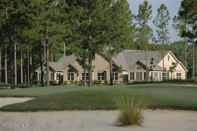 109 Essex Place, Southern Pines, NC 28387