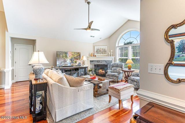 109 Essex Place, Southern Pines, NC 28387