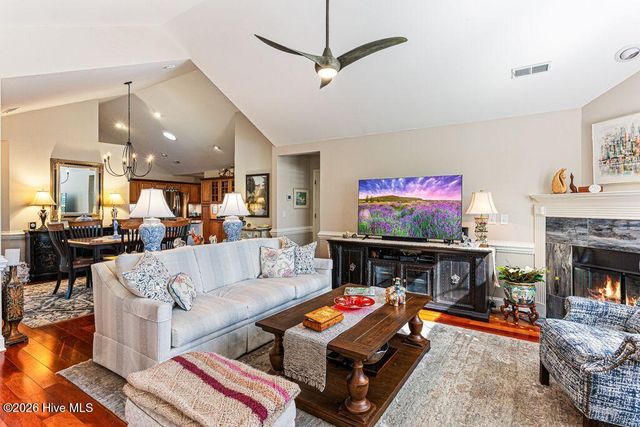 109 Essex Place, Southern Pines, NC 28387