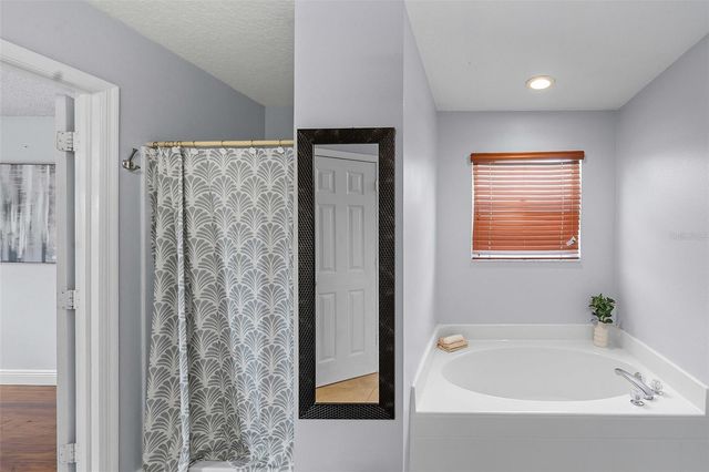 1424 AGUACATE COURT, Orlando, FL 32837
