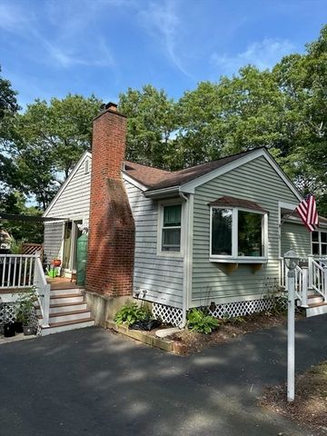 35 Scarlet Dr, Plymouth, MA 02360