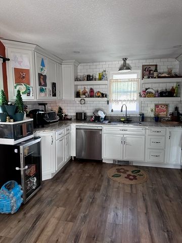 35 Scarlet Dr, Plymouth, MA 02360